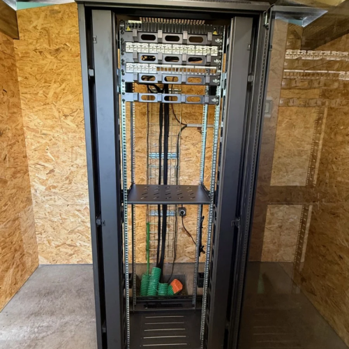 Installation armoire pour baie de brassage à Marmande (47)