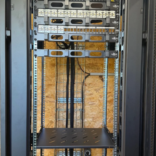 Installation armoire pour baie de brassage à Marmande (47)